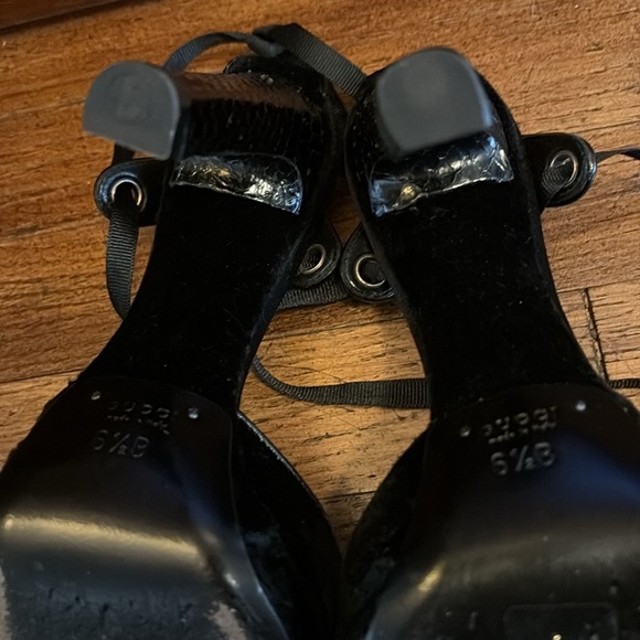 Gucci (Tom Ford era) velvet pumps. 6.5 stunning! - Picture 10 of 12
